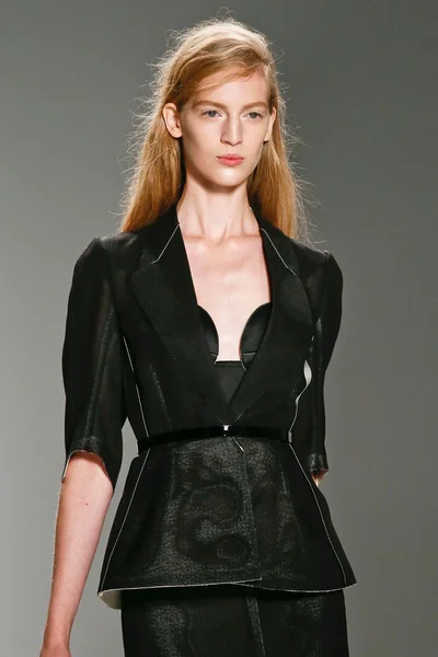 Look 3